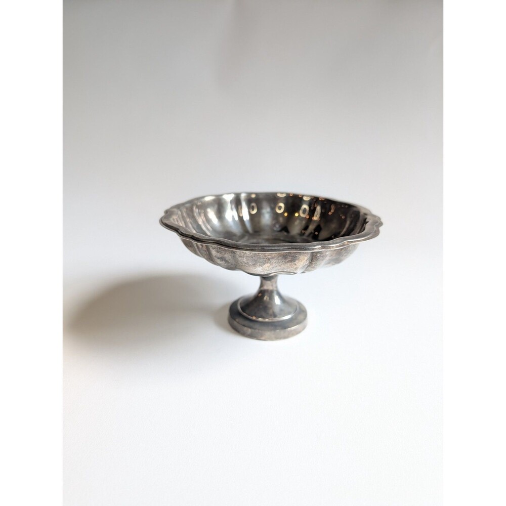Vintage WM. Rogers Scalloped Silverplate Pedestal Bowl Candy Dish Compote